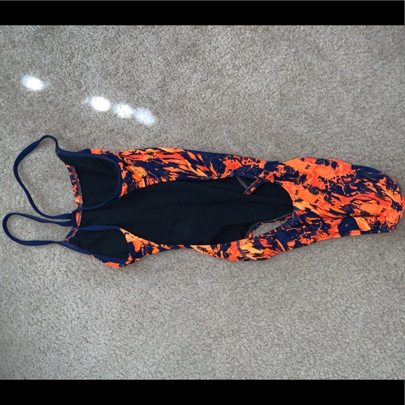 TYR practice suit - Picture 2 of 2